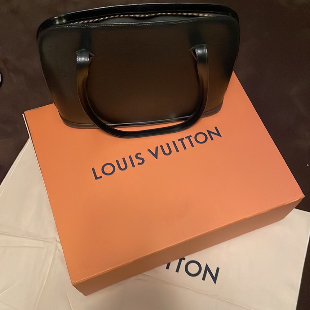 AUTH LV Shoulder Bag Solferino Black Epi 216455E Used Purse w box & dust bag